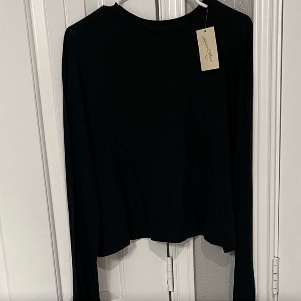 Universal Thread Black Long Sleeve Tee